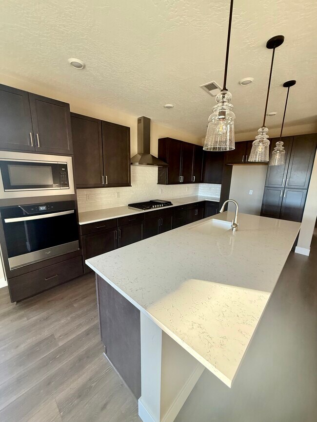 Building Photo - 12059 W Anthos Ln
