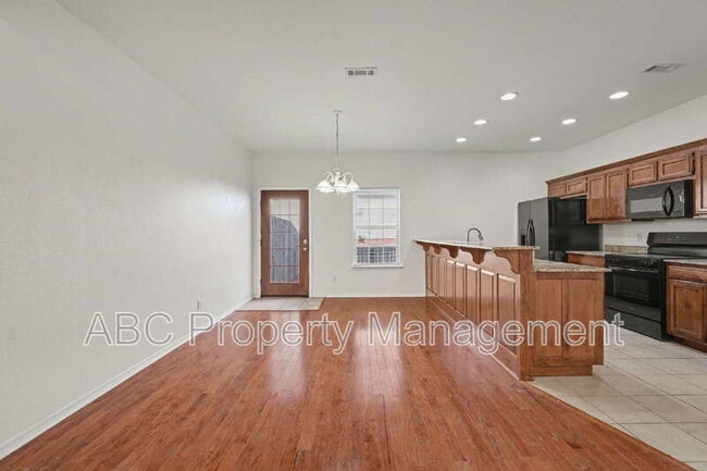 Building Photo - 3006 SW Deerfield Blvd