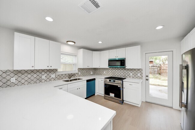 Building Photo - 3614 Almington Ln