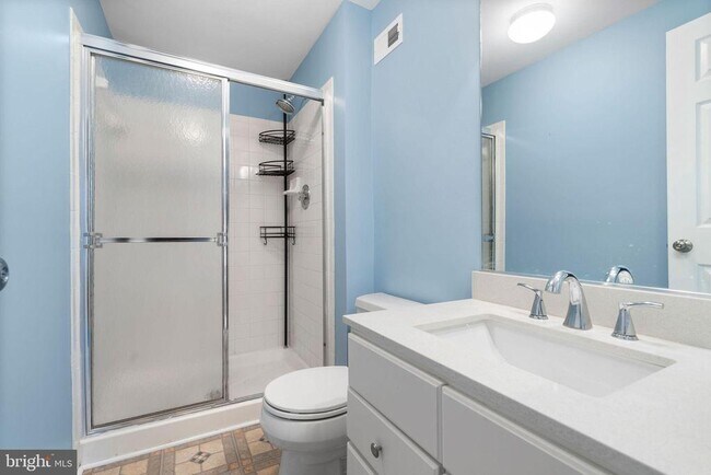 Building Photo - 2423 Bolton Ln