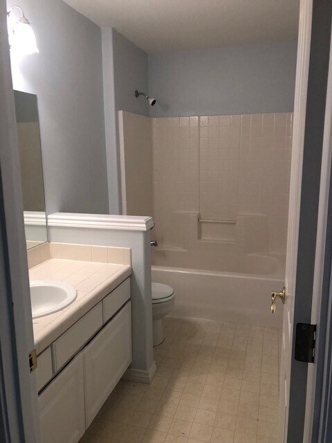 Building Photo - 16130 SW Loon Dr