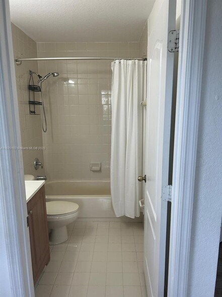 Building Photo - 4465 SW 160th Ave