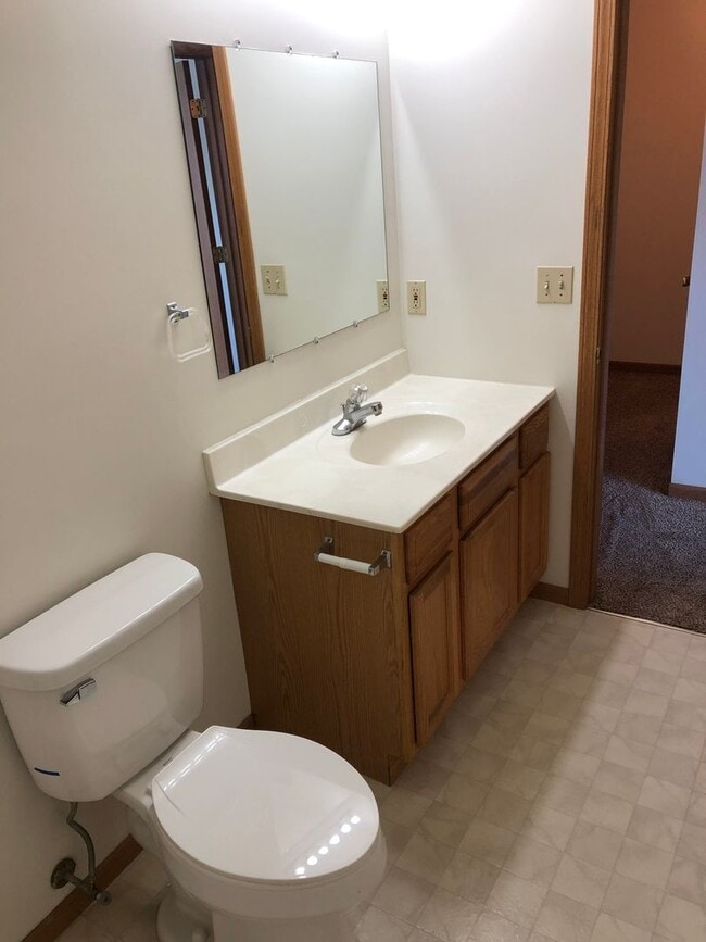 Building Photo - 415 Briden