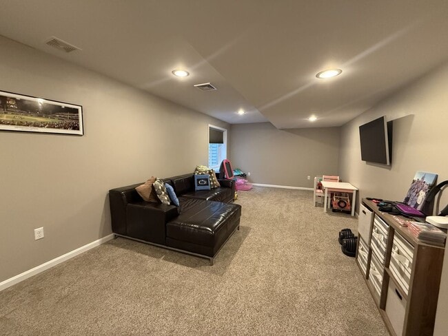 Building Photo - Brynwood Single Family Home