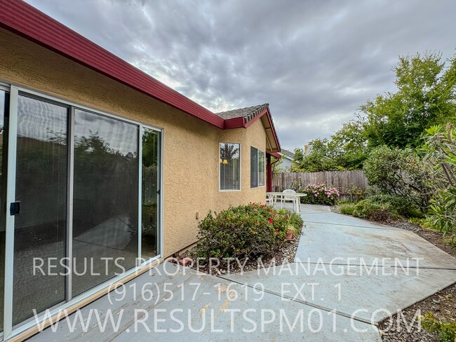 Building Photo - Stanford Ranch 3 Bedroom beauty!