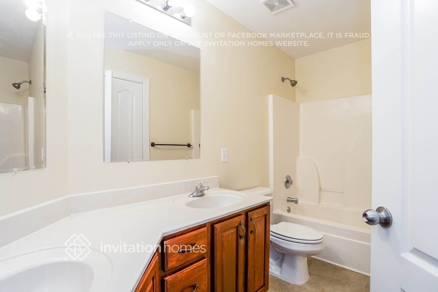Building Photo - 404 Springwood Dr
