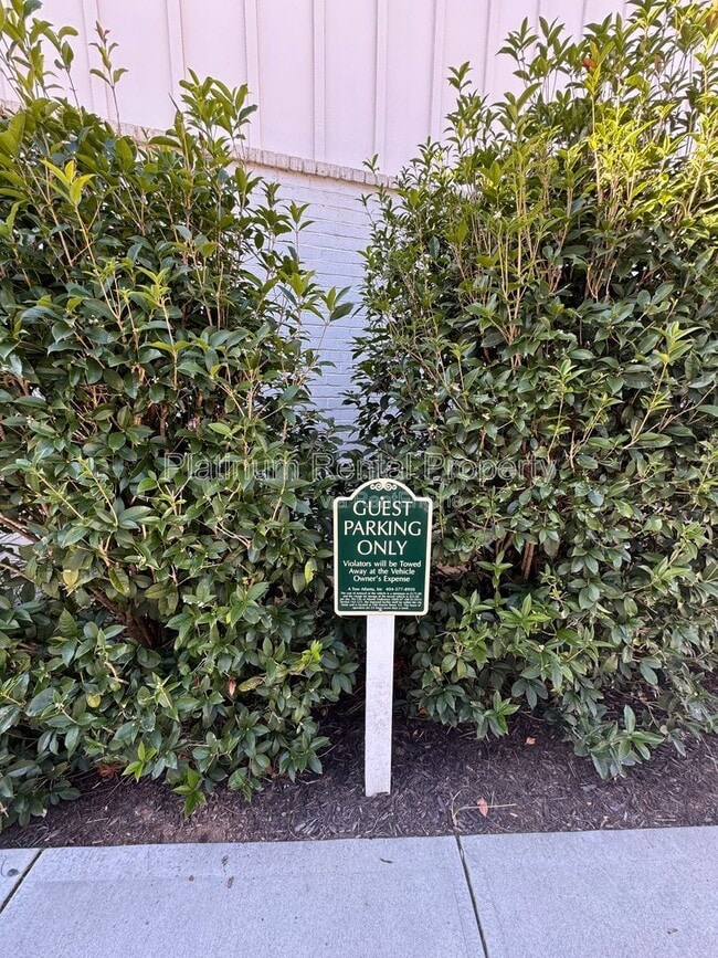 Building Photo - 137 Pacer Pl