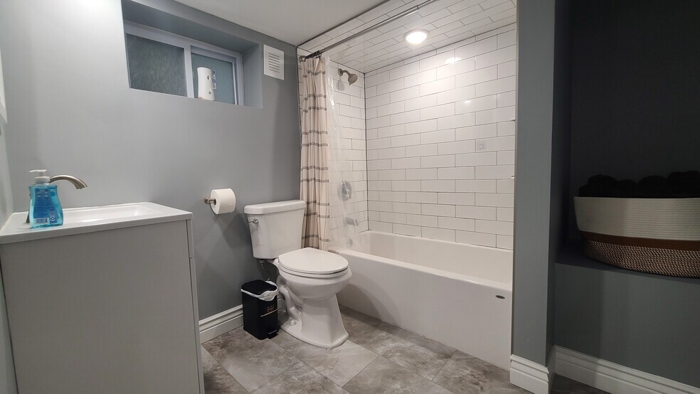 Building Photo - 1508 38th St