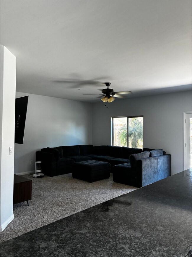 Building Photo - $500 Move-In Special! Furnished 4-Bed Home...