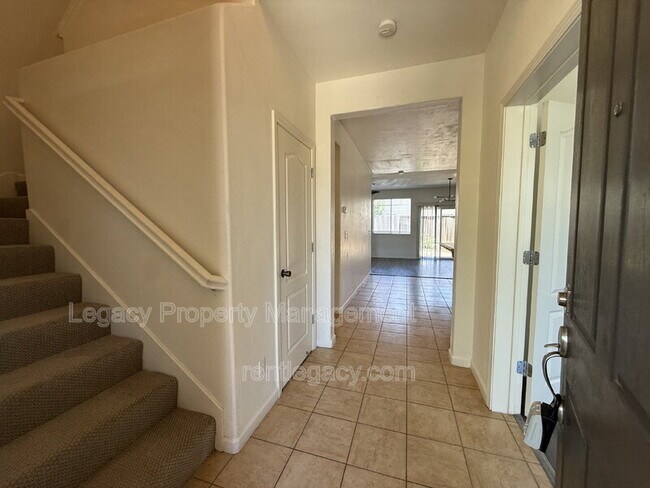 Building Photo - 1552 Bailey Dr