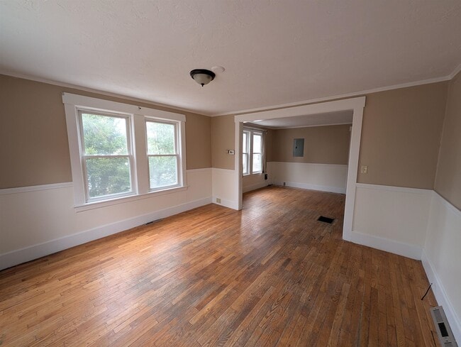 Building Photo - 30 Pleasant St