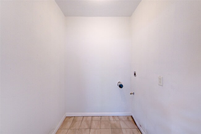 Building Photo - 4545 Bricker St