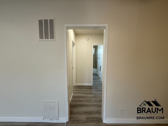 Building Photo - 5433 Sepulveda Blvd