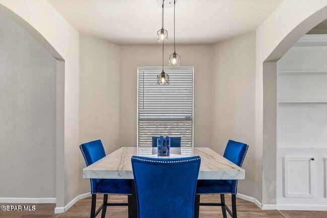 Building Photo - 12391 Paseo Nuevo Dr