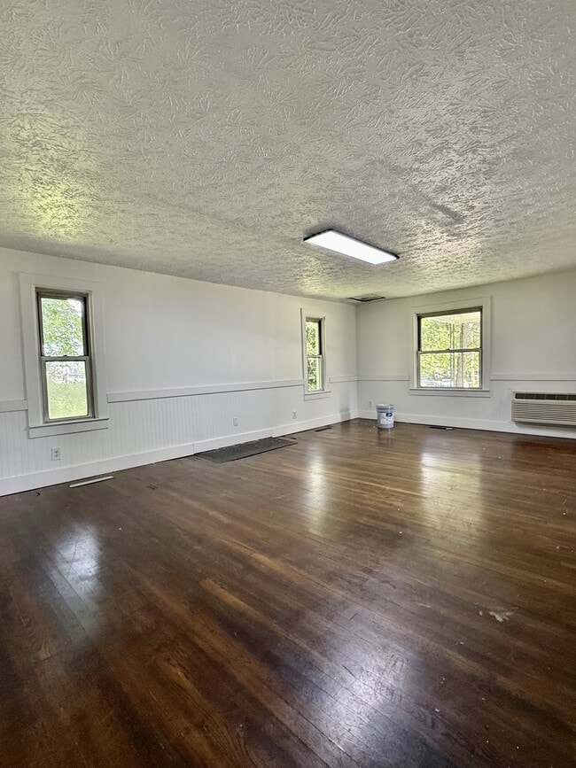 Building Photo - 1135 KY-519
