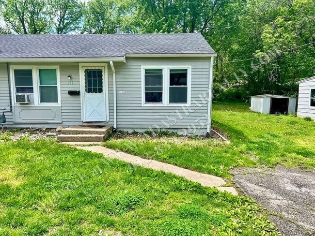 Building Photo - Cozy 2 Bed 1 Bath Duplex in OLATHE-Coming SOON!!