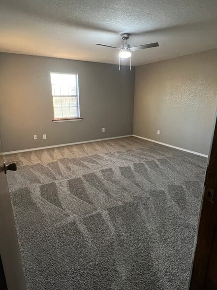 Primary Bedroom - 374 Willow St