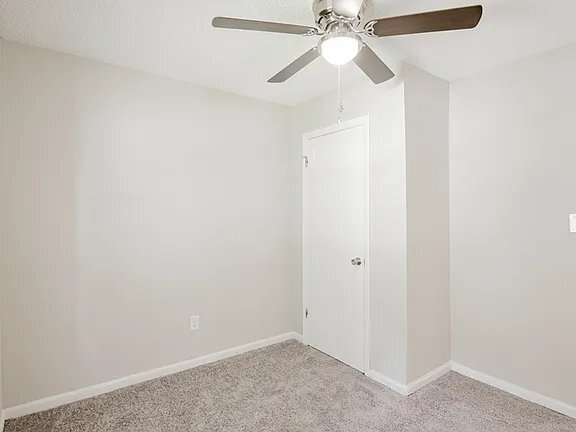 Building Photo - 414 Barclay Ave