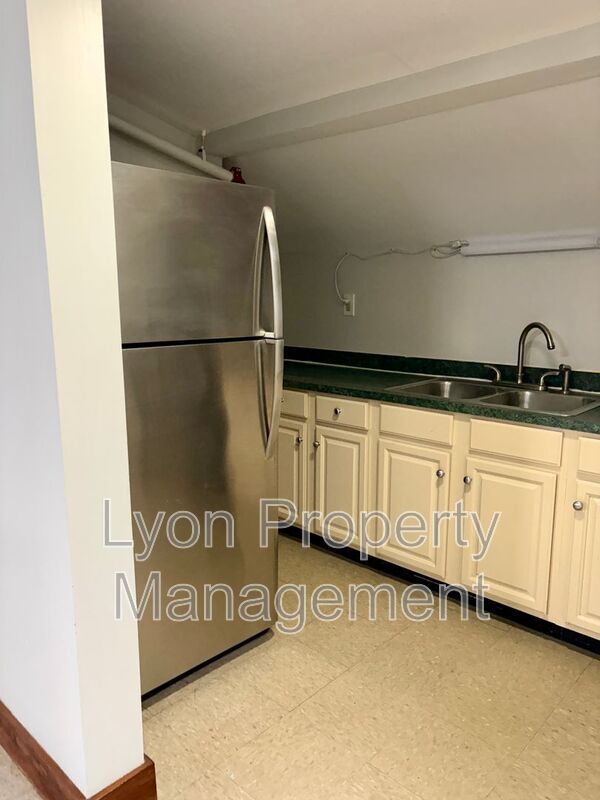 Building Photo - 262 Illinois St