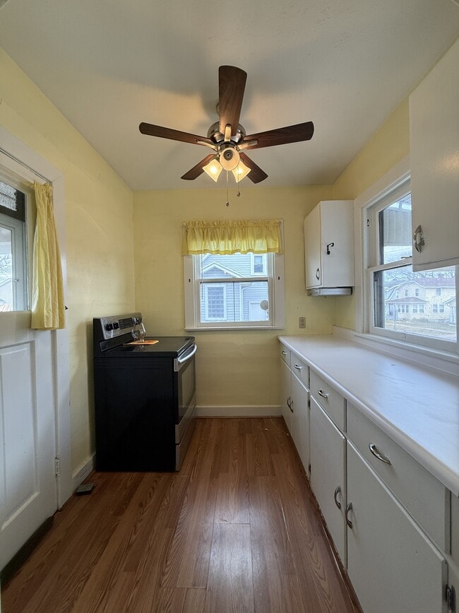 Building Photo - 3221 Wayne Ave