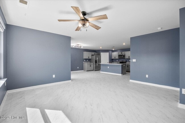 Building Photo - 1618 Raptor Ter NE