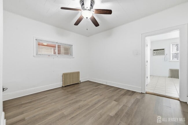 Building Photo - 182 Avenue F