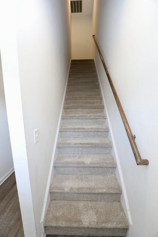 Building Photo - 2943 Old Field Rd