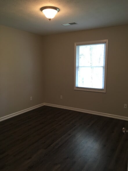 Building Photo - 3312 River Oaks Blvd