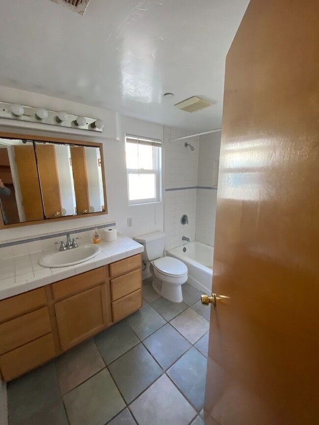 Building Photo - 6577 Del Playa Dr