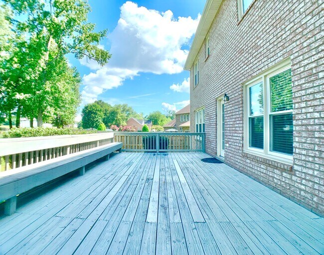 Building Photo - 141 Lyme Dr