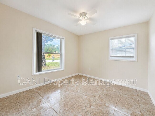 Building Photo - 601 Catwood Dr