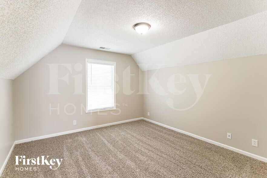 Building Photo - 2675 Elkmont Dr
