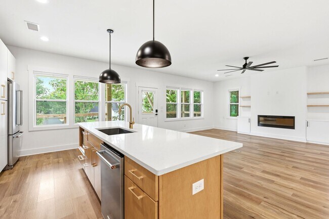 Building Photo - Custom Home in Seagate | 4 Bedrooms • 3 Bathrooms • Minutes to Wrightsville Beach