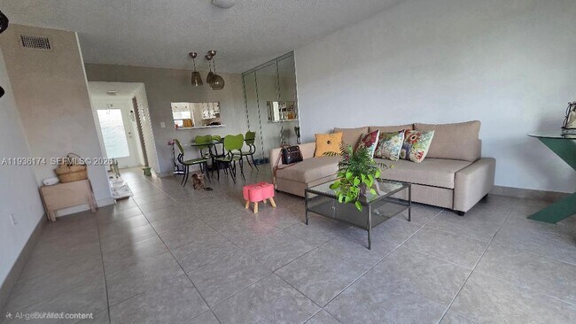 Building Photo - 3000 Sunrise Lakes Dr W