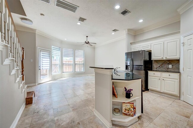 Building Photo - 1811 Gentryside Dr