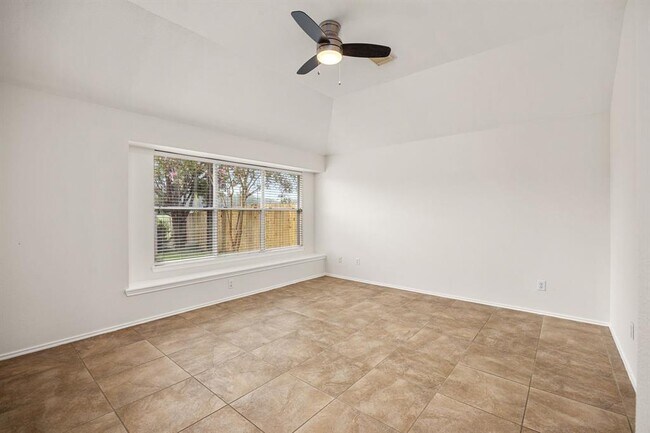 Building Photo - 4702 Forest Home Dr