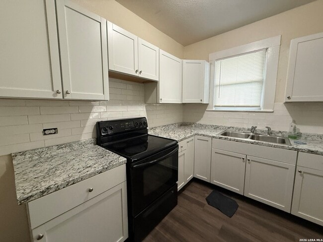 Building Photo - 318 Denver Blvd