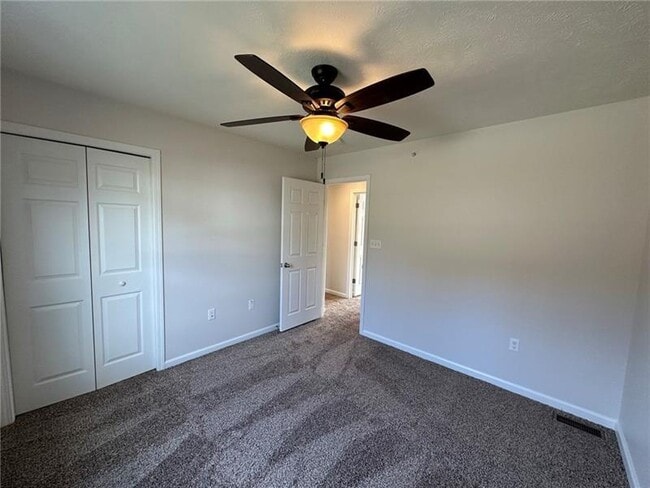Building Photo - 248 Grace Manor Dr