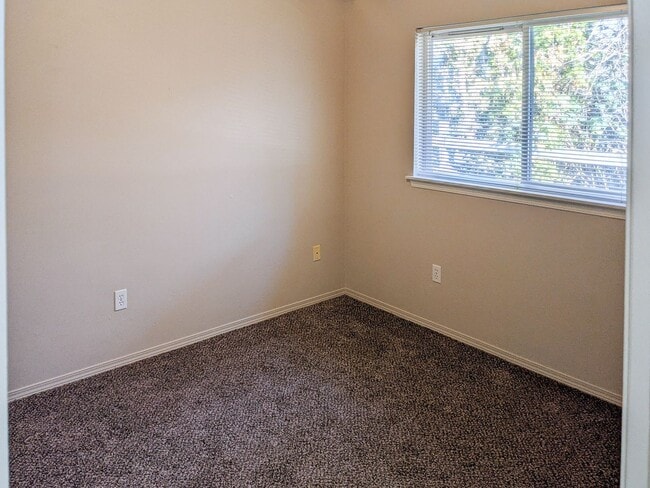 Building Photo - 210-220 N 2nd St