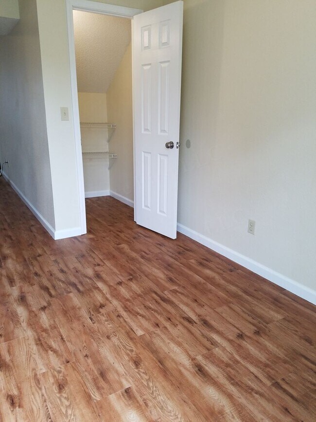 Building Photo - Dexter Grant Townhouses