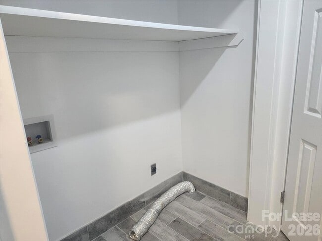 Building Photo - 55 Springfield Dr