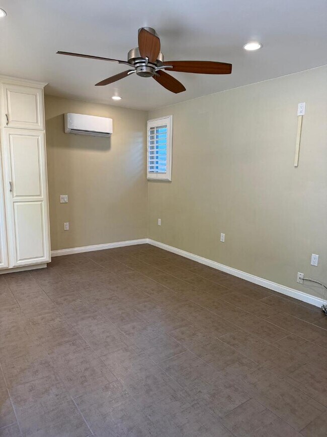 Building Photo - 4169-4171 Illinois St. - Unit A