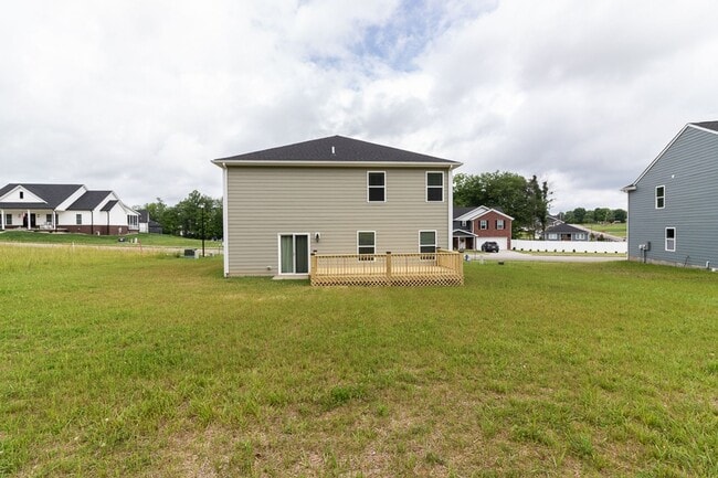 Building Photo - 104 Ashwood Ave