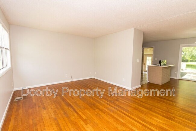 Building Photo - 7911 Hixson Pike