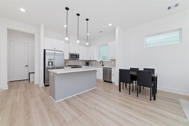 Building Photo - 3444 Bolin Rd