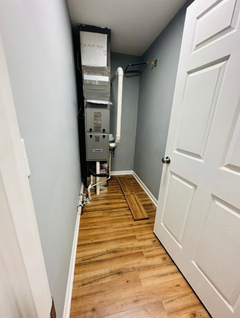 Utility room - 4916 Mecca St