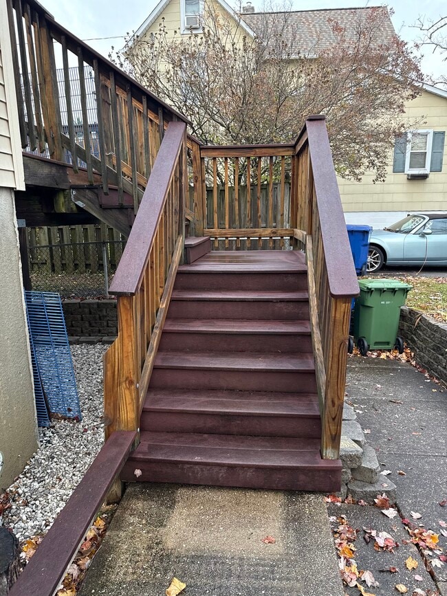 Building Photo - 5916 Sefton Ave