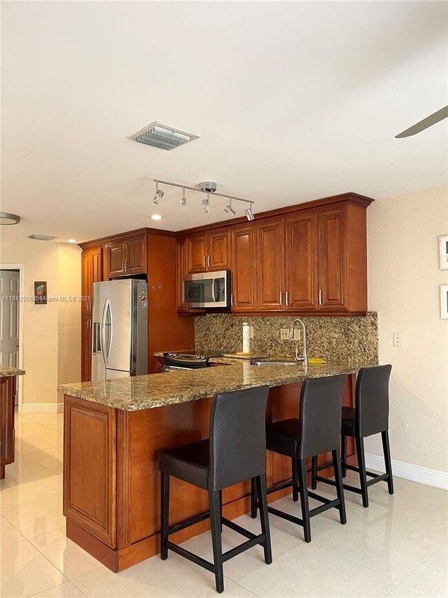 Building Photo - 10290 SW 139th Ct