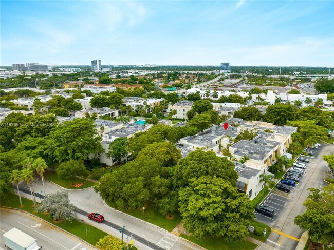 Building Photo - 20350 W Country Club Dr