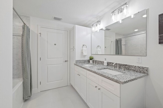 Building Photo - 701 Pilot Ln